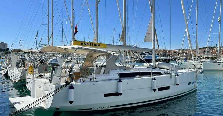 Rent a sailboat in Vodice ACI Marina - Dufour 430 - 3 cab.