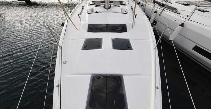 Rent a sailboat in Sangulin Marina - Dufour 470 - 3 cab.