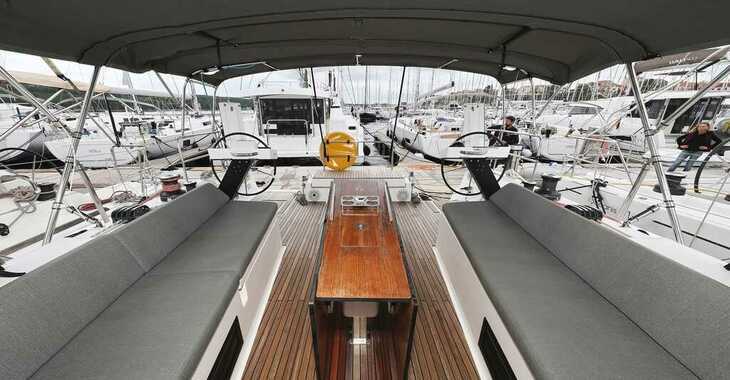 Rent a sailboat in Marina Mandalina - Dufour 470 - 5 cab.