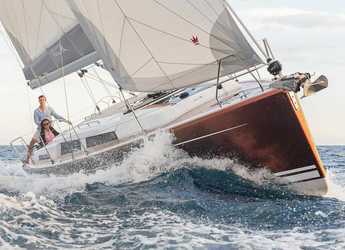 Rent a sailboat in Orhaniye marina - Hanse 388