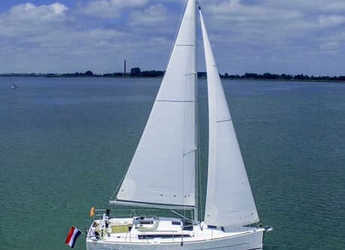 Rent a sailboat in Punta Nuraghe - Dufour 360