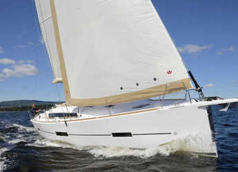 Rent a sailboat in Punta Nuraghe - Dufour 412