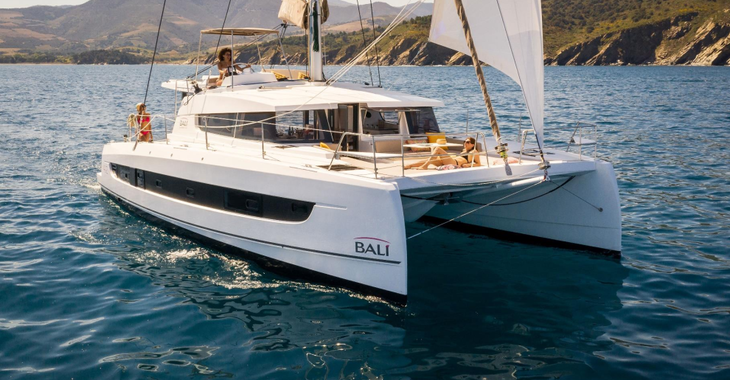 Rent a catamaran in Ibiza Magna - Bali 4.2