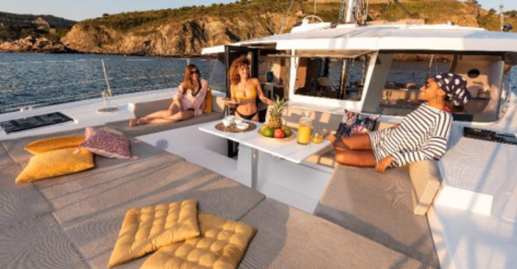 Rent a catamaran in Ibiza Magna - Bali 4.2