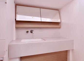 Rent a sailboat in Marina di Scarlino - Dufour 470