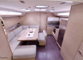 Rent a sailboat in Marina di Scarlino - Dufour 470