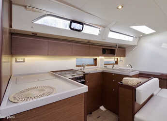 Rent a sailboat in Marina di Scarlino - Oceanis 51.1