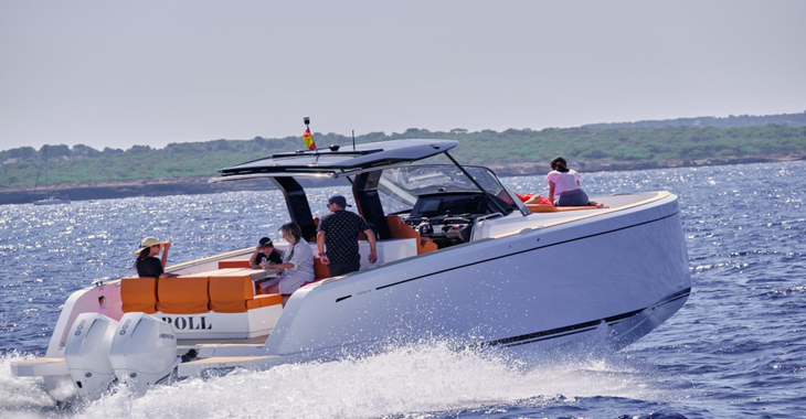 Rent a motorboat in Ibiza Magna - Pardo 38