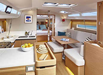 Chartern Sie segelboot in Marina Zeas - Sun Odyssey 440