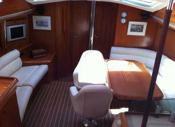 Chartern Sie segelboot in Marina Zeas - Sun Odyssey 49DS