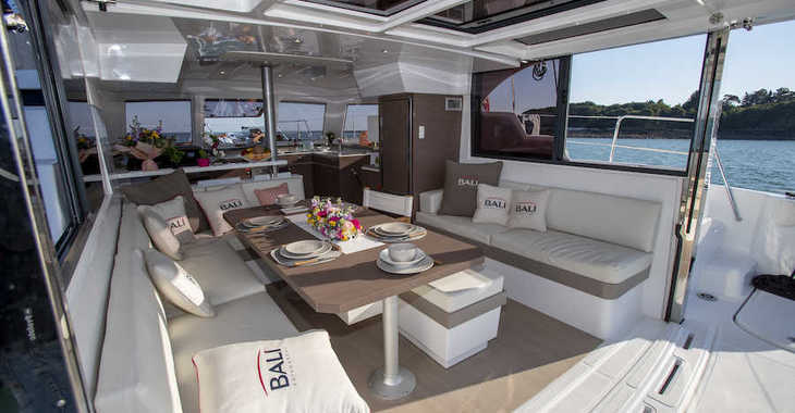 Rent a catamaran in Harbour town marina - Bali Catspace 40