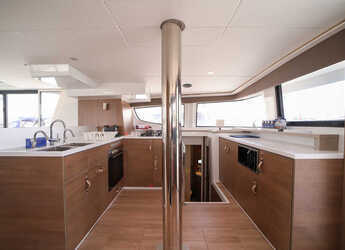 Alquilar catamarán en Porto Olbia - Bali 4.6