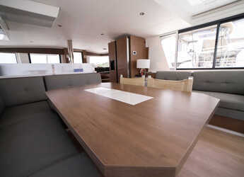 Alquilar catamarán en Porto Olbia - Bali 4.6