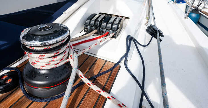 Rent a sailboat in Marina Cala de Medici - Oceanis 51.1