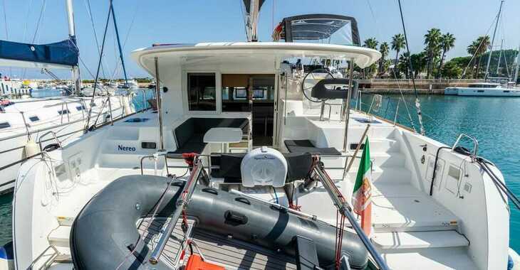 Rent a catamaran in Marina di Portorosa - Lagoon 40