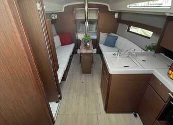 Chartern Sie segelboot in ACI Marina Split - Oceanis 34.1