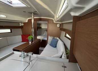 Chartern Sie segelboot in ACI Marina Split - Oceanis 34.1