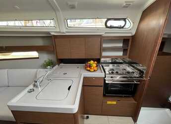 Chartern Sie segelboot in ACI Marina Split - Oceanis 34.1