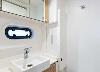 Alquilar catamarán en Nidri Marine - Bali 4.1