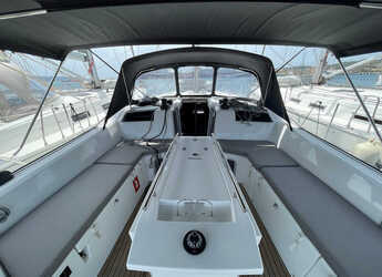 Chartern Sie segelboot in Lavrion Marina - Oceanis 40.1