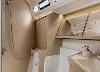 Chartern Sie segelboot in Lavrion Marina - Oceanis 40.1