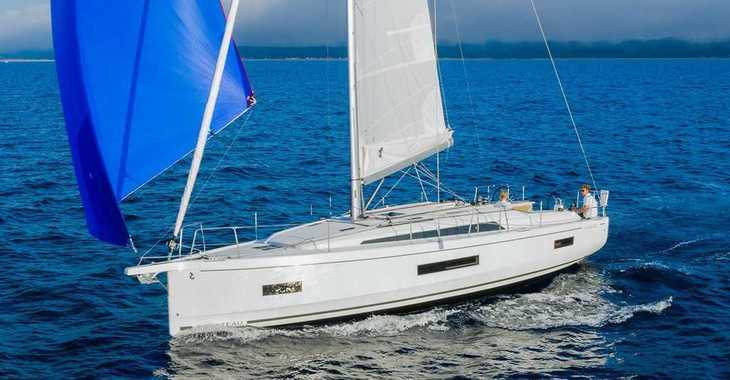 Rent a sailboat in Rhodes Marina - Oceanis 40.1