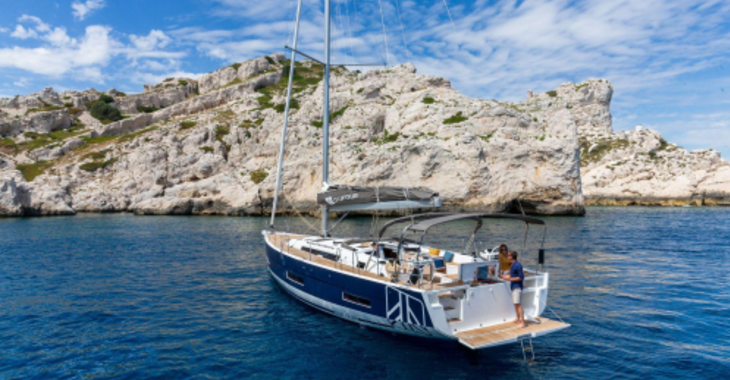 Rent a sailboat in Marina de Dénia - Dufour 530 Grand Large