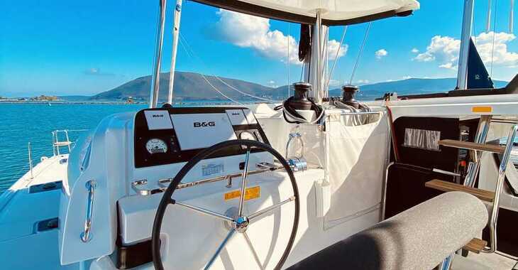 Rent a catamaran in Nidri Marine - Lagoon 42