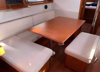 Rent a sailboat in Porto Capo d'Orlando Marina - Oceanis 48 