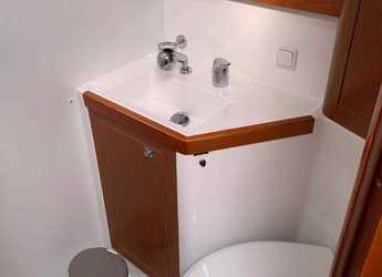 Rent a sailboat in Porto Capo d'Orlando Marina - Oceanis 48 