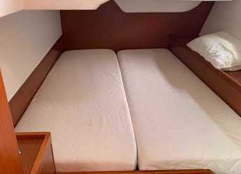 Rent a sailboat in Porto Capo d'Orlando Marina - Oceanis 48 