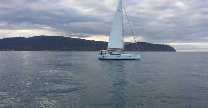 Chartern Sie segelboot in Marina di Palermo La Cala - Dufour 460 Grand Large 