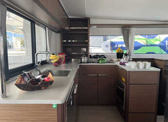 Rent a catamaran in Alimos Marina - Lagoon 46 - 4 + 2 cab.