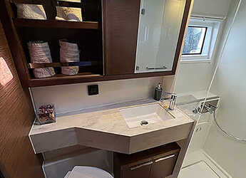 Rent a catamaran in Alimos Marina - Lagoon 46 - 4 + 2 cab.