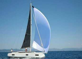 Rent a sailboat in El Arenal - Bavaria C38