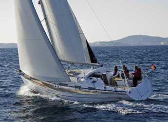 Rent a sailboat in Port Marseille - Bavaria 38 Cruiser