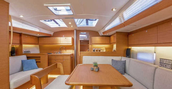 Rent a sailboat in Port Marseille - Dufour 430 GL