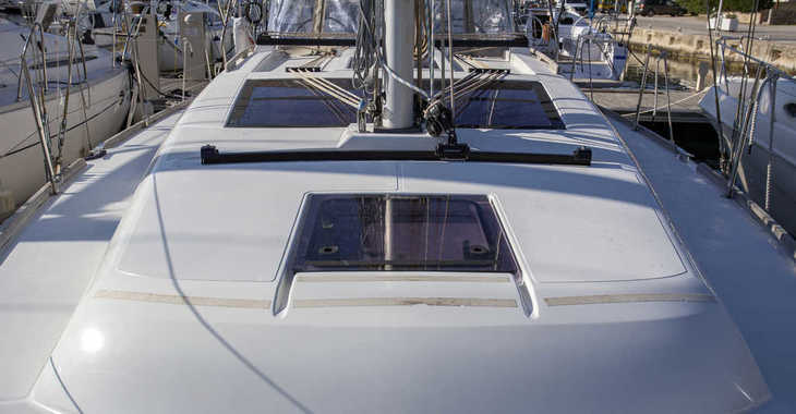 Rent a sailboat in Marina Lošinj - Dufour 382 GL