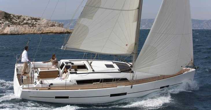 Rent a sailboat in Port Tino Rossi - Dufour 412 GL