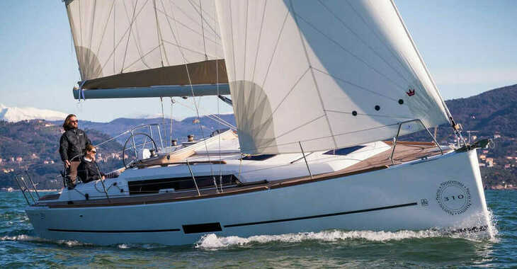 Rent a sailboat in Le port de la Trinité-sur-Mer - Dufour 310 GL