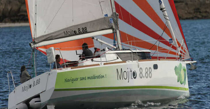 Chartern Sie segelboot in Le port de la Trinité-sur-Mer - Mojito 8.88