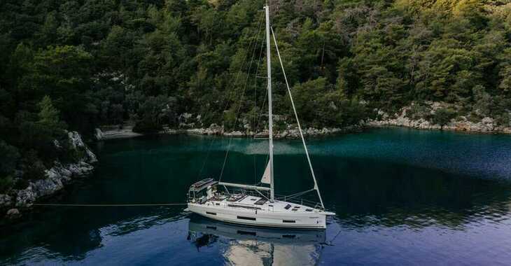Rent a sailboat in Club Marina - Dufour 470 - 4 cab.