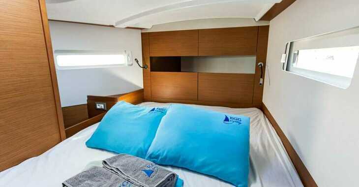 Chartern Sie segelboot in Club Marina - Sun Odyssey 410 - 3 cab.