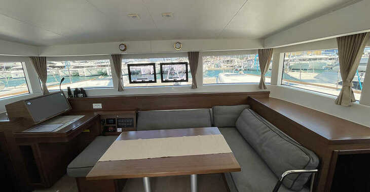 Rent a catamaran in Agios Kosmas Marina - Lagoon 40 - 4 + 2 cab 