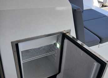 Rent a catamaran in Lavrion Marina - Fountain Pajot Elba 45