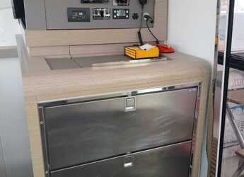 Rent a catamaran in Lavrion Marina - Fountain Pajot Elba 45