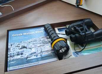 Rent a catamaran in Lavrion Marina - Lagoon 46 