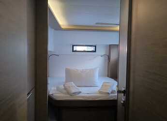 Rent a catamaran in Lavrion Marina - Lagoon 46 