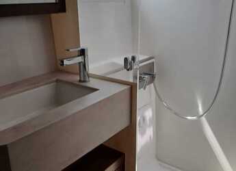 Rent a catamaran in Lavrion Marina - Lagoon 46 