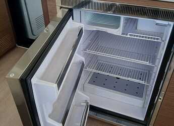 Rent a catamaran in Lavrion Marina - Lagoon 46 